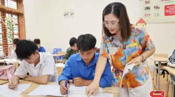 سياسات لمساندة الطلاب في مراكز التعليم المستمر.